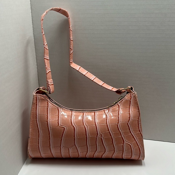Vintage pink baguette bag with a croc-embossed pattern. - Picture 5 of 11